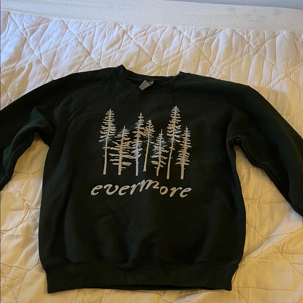 Gildan Dark Green Crewneck Sweater with Tree Design fan made evermore